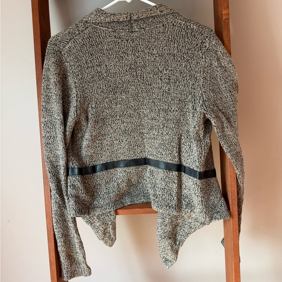 New York and Company Cardigan - Picture 2 of 4